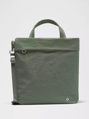 Lululemon On My Level Tote Bag 20L in Willow Leaf/Silver, BNWT